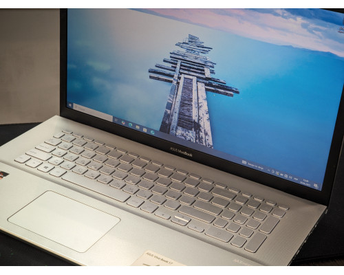 Ноутбук Asus VivoBook 17.3" R3 3250U, 8GB RAM, 256GB SSD, сірий