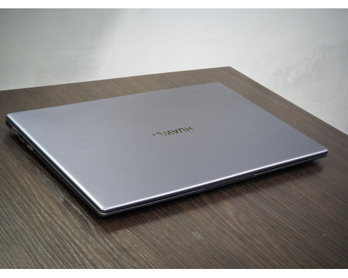 Ноутбук б/в Huawei Ryzen 5 3500U, 8GB RAM, 240GB SSD, 15.6" Full HD IPS, металевий корпус, сірий, у хорошому стані