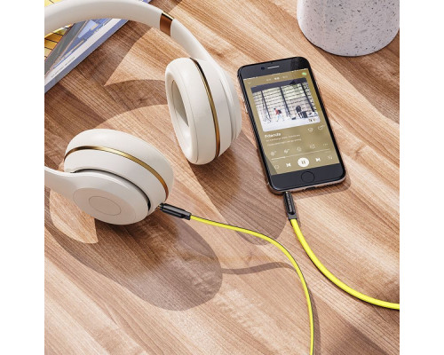 Кабель Hoco UPA16 AUX (2m) red