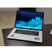 Ноутбук MacBook pro 15 2018 Radeon 555x 16 gb 256 SSD