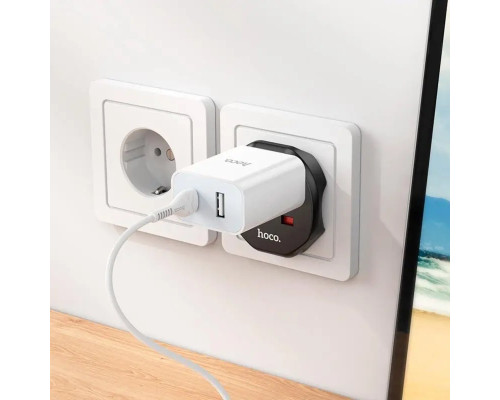 Мережевий зарядний пристрій HOCO AC6 Unimpeded universal conversion plug Black (6931474791511)