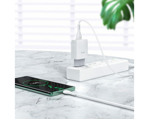 Мережевий зарядний пристрій HOCO C72Q Glorious single port QC3.0 charger 18W White