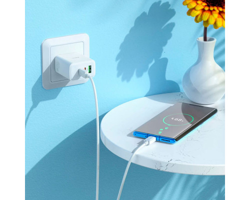 Мережевий зарядний пристрій HOCO C126A Pure power PD40W three-port(2C1A) charger set(C to iP) White