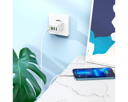 Мережевий зарядний пристрій BOROFONE BA79A Clever four-port PD20W(1C3A) charger set(C to iP) White