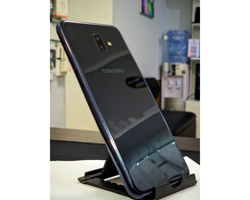 Смартфон Samsung Galaxy J6+ 3/32GB SM-J610 чорний, мінімальний засвіт на екрані