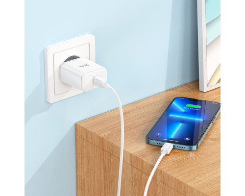 Мережевий зарядний пристрій HOCO C104A Stage single port PD20W charger set (C to iP)(EU) White (6931474782908)
