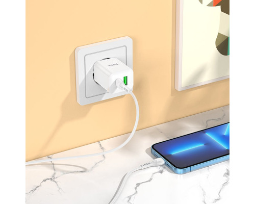 Мережевий зарядний пристрій HOCO N28 Founder PD20W+QC3.0 charger set(C to iP) White (6931474783530)